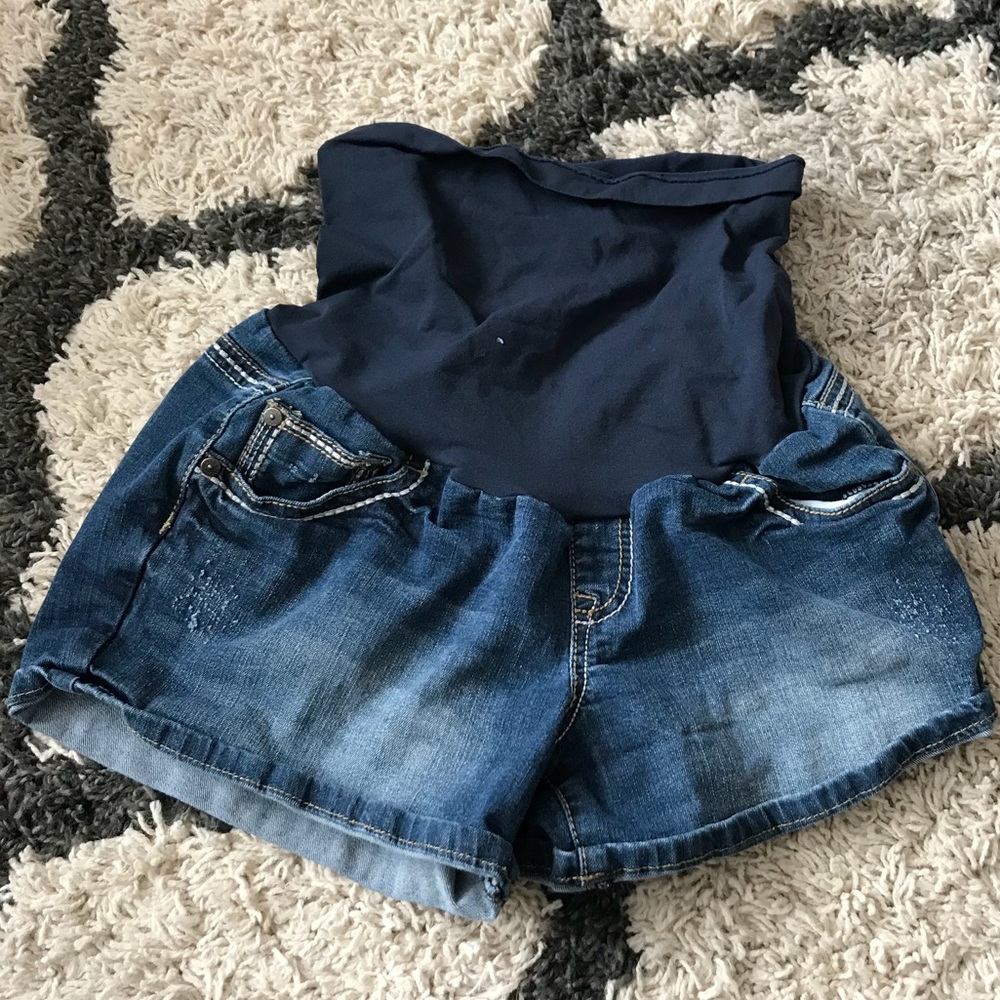 Maternity shorts